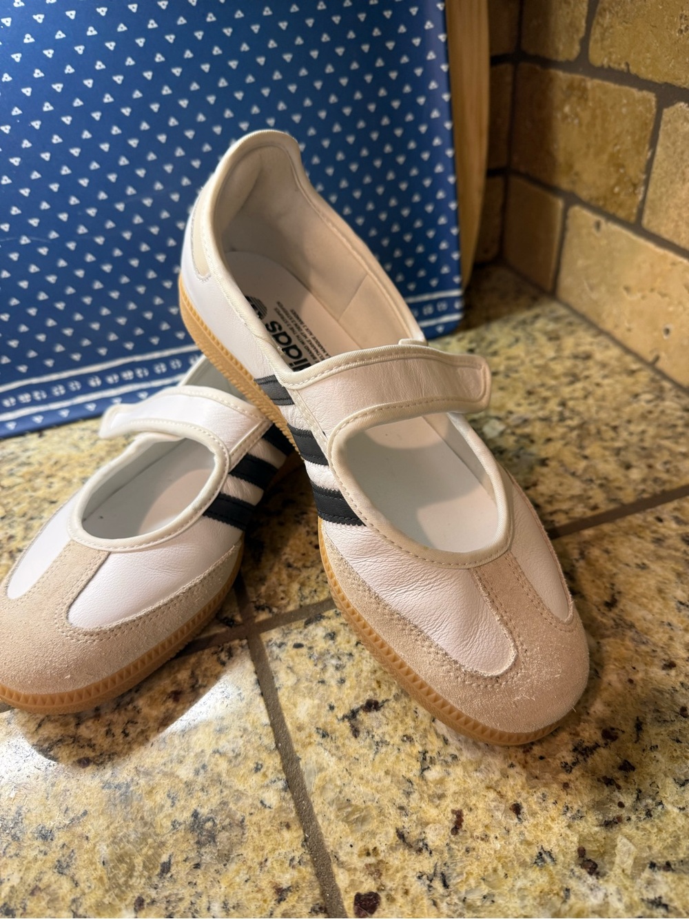adidas White & Tan Women’s Athletic Mary Jane Shoes Size 8 - Picture 6 of 7